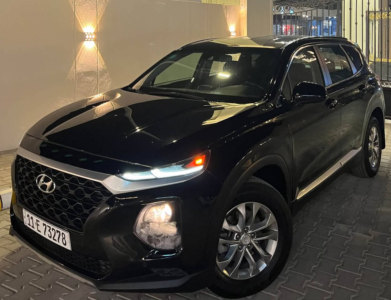 السلام عليكم 👋🏻
HYUNDAI SANTAFE  هونداي سنتافيا 
موديل 2020 
اللون Black 🖤
الممشى 70 Mi 
رقم جديد هزة جديدة سنوية اصدار جديد 
فقط تكلفك نقل ملكية بأسمك .. 

مواصفات 
شاشة كبيرة.ويل كب.رادر امامي.توقف ذاتي.كامرة خلفية.حساسات امامية.لد امامي زنون.سايد بريك بصمة.تحكمات جهتين.اوتو هولد.تحديد مسار .
 
حادث فقط دعامية امامية ومبدله اصلية نفس اللون 🖤
السيارة بدون صبغ بدون شاصي بدون لغد بدون ايرباك 
محرك سليم 
كير سليم 
صدر امامي وخلفي جديد
تبريد ثلج 
مسويلها ادامه كاملة (نوزلات .بلكات فيتبم اصليات ) بولش+حمام السيارة صلوات حلوة ونظيفة وكلشي بلادي ع وضع شركة..
دهن شركة اصلي مبدللها قبل يومين ..
بنزين محسن +سوبر اديرلها سيارتي استخدام شخصي سنوية بأسمي 

عنوان السيارة بغداد العامرية شارع المنظمة 
تلفون 📞 *********** 
السعر  155 وبيها مجال للشراي بسيط انشاء الله
