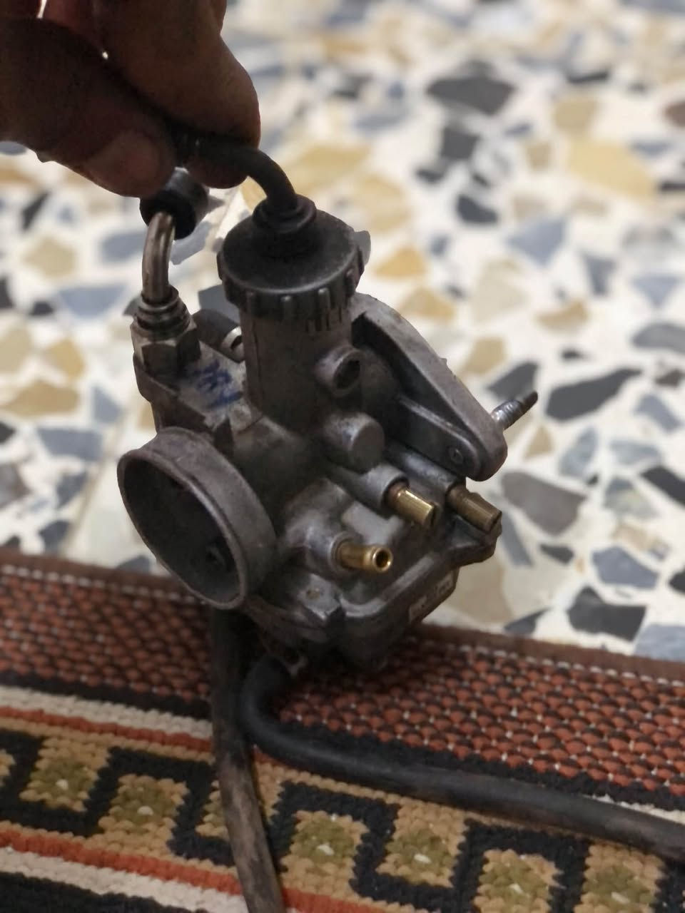 كابريتر مال عشرين لبلاد مال شركه الاصليه البيع نضيفه كلش وستخدمه قليل كلش سعره /40 وبيه مجال /***********
