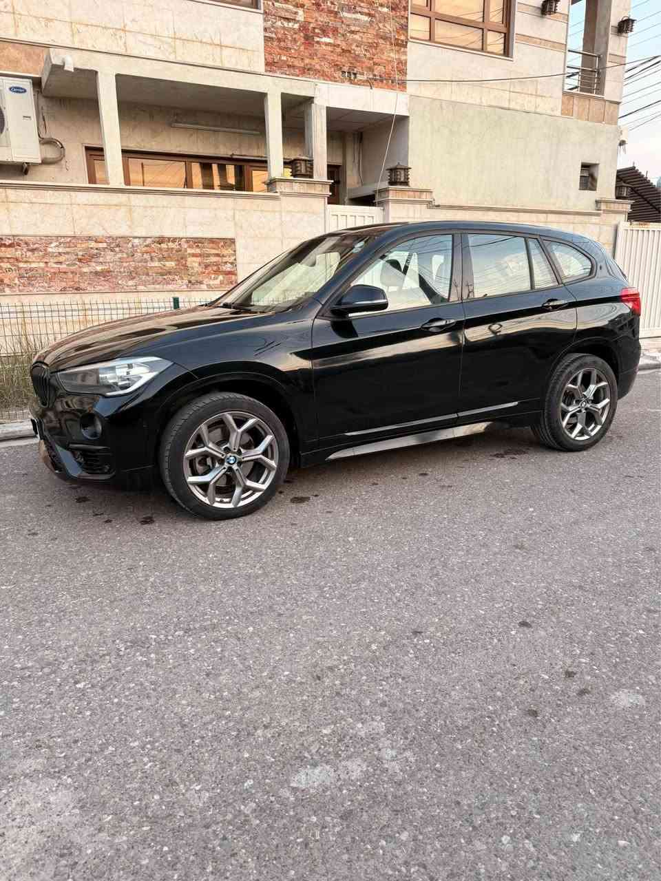 BMW 2019 X1 AL-Uroush S drive 20i black edition
بيئيم ٢٠١٩ x1 شركة العروش فول فول مواسەفات ناو زەردە و بلاجکتۆرە و رەقەم و ژینگە و هەزه و سەنەوى هەمووى شتێکی نوێیە و گێر مەكينه و كارەباياتى هەموو شتێکی بەشەرت چوار تايەى نوى لەسەره  سه يارەكه به ناوى خۆمه و لەسەر دەقی شەریکە ماوەتەوە و زۆر جوانە هيچی نيه تەنها نیو دەرگای بەس پەمپە لەبەر شوخت پەمپ کراوە
رەقەم تەلەفۆن
(***********)
(***********)
◀️(عربي)
بي إم دبليو X1 موديل 2019، شركة العروش، فل أوبشن، مواصفات كاملة، داخلية صفراء، بروجيكتور، رقم وبيئة، هزة وسنوي، وكل شيء فيها جديد.

القير والمكينة والكهرباء كلها على الشرط، السيارة ما فيها أي مشكلة، عليها أربع تايرات جديدة.

السيارة باسمي، وباقية على مواصفات الشركة، والسيارة جداً جميلة ونظيفة.

فقط نصف باب تم صبغه بسبب صدمة بسيطة، ولا يوجد فيها أي شيء آخر.

رقم الهاتف:
*********** أربيل, العراق
