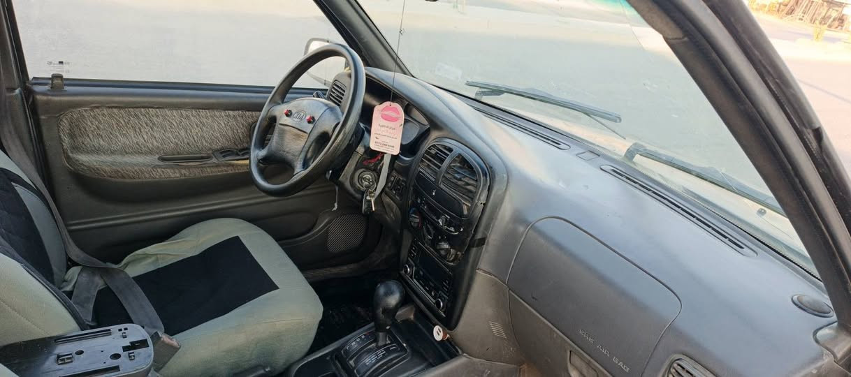 كيا سورتج مديل 2001بلاديه مابيه ضربه
محرك وكير بلادي اوتماتيك 
تبريد ثلج 
كهربائية كلهه شغاله 
تايرات جديده بسمي تحويل ثاني يوم 
السعر 45
العنوان بغداد حي العلام قرب تقاطع الدرويش 
*********** بي وات ساب 
غير متواجد بل فيس
