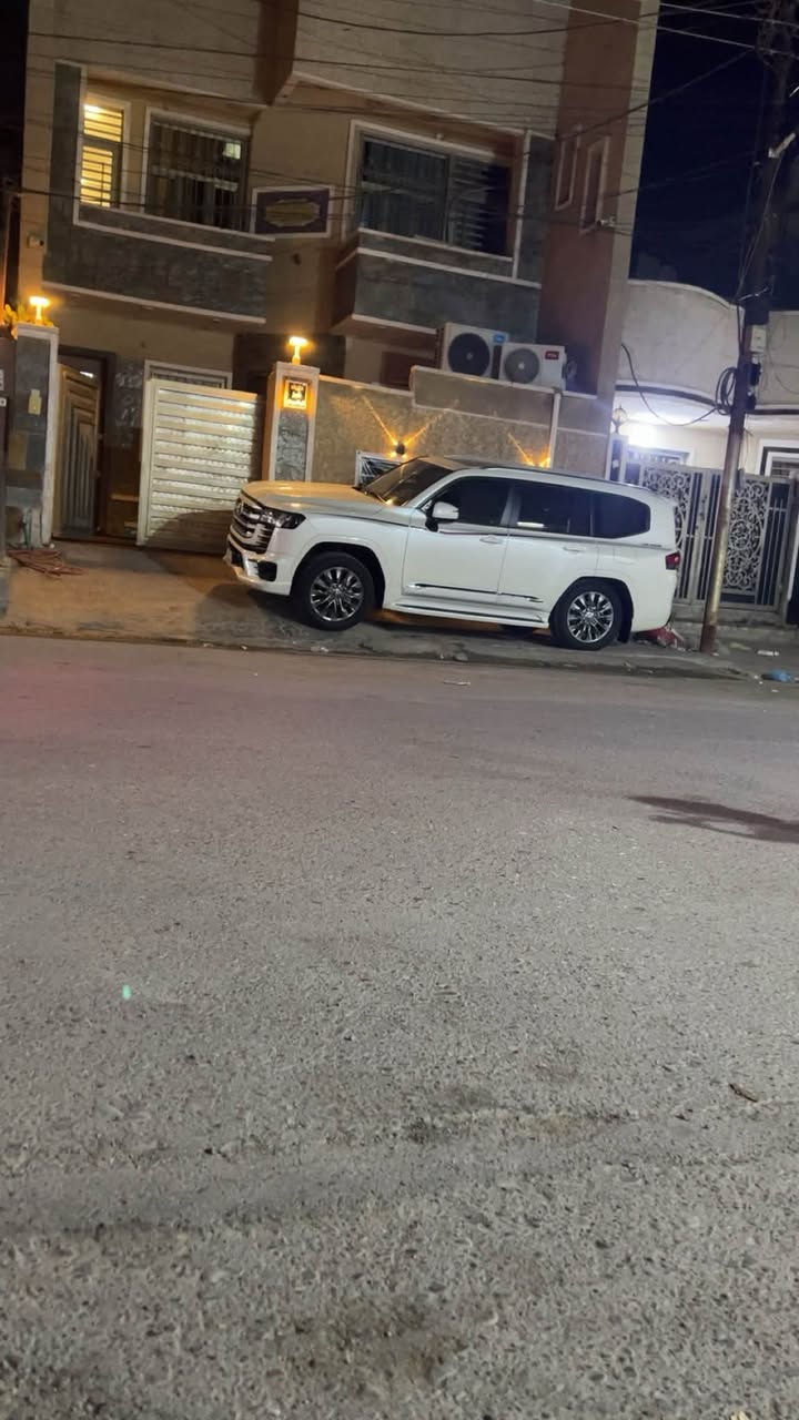 لاندكروز • ٢٠٢٣ • ٤٠٠٠٠ كم