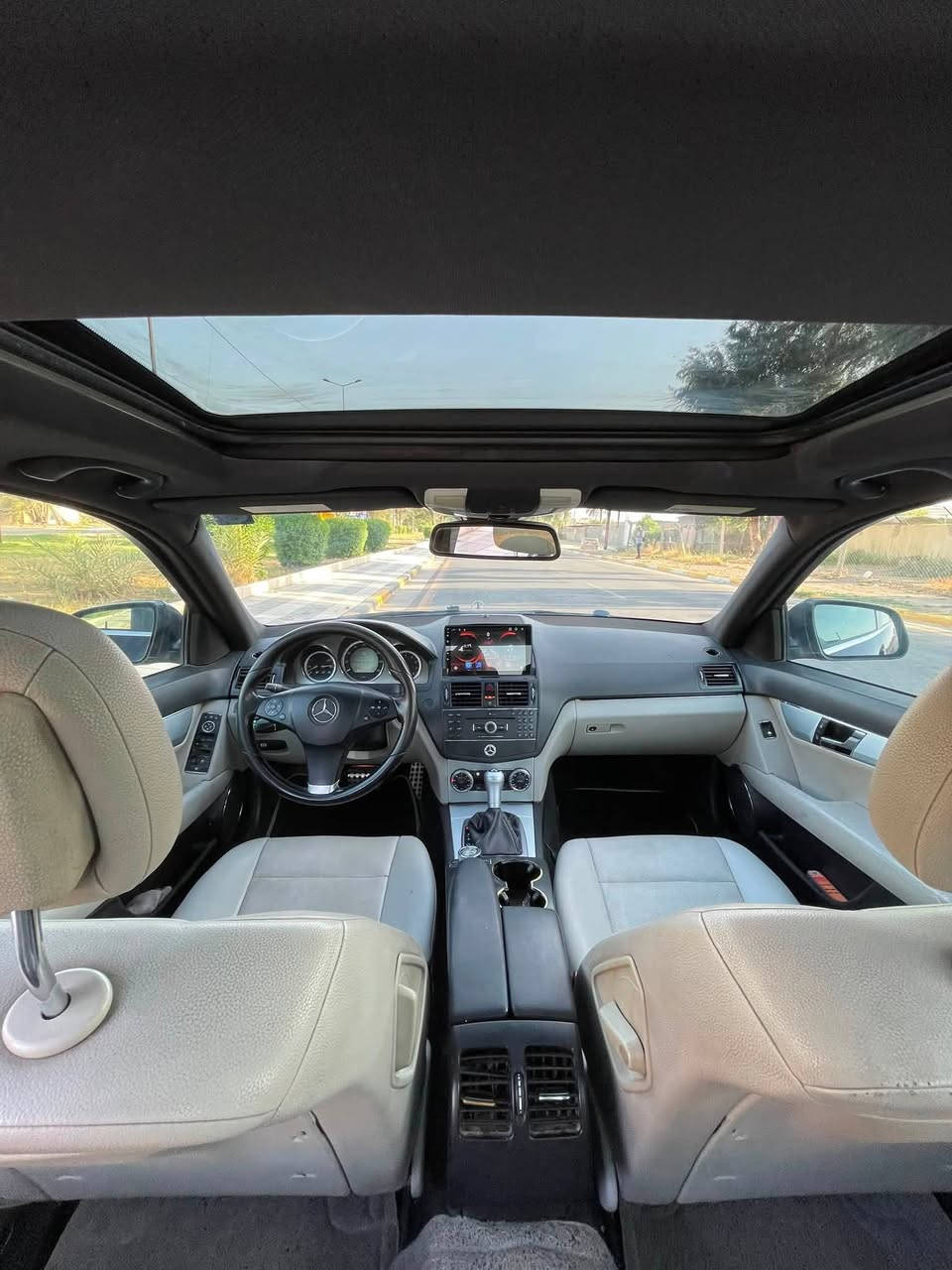 السلام عليكم .
للبيع 

 Amg. Mercedes-Benzc350 كت دعاميات 

محرك المرغوب عقل فوك تويل 

مضروبه نانو بولش درجه اوله 

موديل2009

تفاصيل👇🏼👇🏼

1_ بصمة⁩ تشغيل  

2_محرك 6 سلندر 

3_تبريد قطعتين  ⁦❄️⁩

4_كروز سرعة🔒 

5_مراية داخلية+جانبة عاكسة ⁦🔍

6_تحكم ستيرن كهرباء⁦⚔️

7_ شاشة   🖥⁩ بلوتوث يوتيوب

8_فتحة سقف 

9_مري شفط 

10_كشنات كهرباء+ خزن ذاكرة  ✨⁩

12_ انارة ترحيب💡 ⁩

13_شاشة اعطال💬

14_ بنورما

15_نقاط عمياء 

16_ سستم صوت harmen kardon+ دمام خلفي 

18_ويل17  ⚔️⁩ AMG

19_صدر امامي خلفي جديد ⁦🛠️

22_كشنات هيتر 

23_تدفئة 

24_+ كاميرا

25_تبريد خلفي 

26ثلاجه 

27تحكم ستيران

28_انظمة قيادة 2

30_ كشن اسود جلد 

31بك لايت لد

32كشن خلفي قلاب 

33لون ازرق بنفسجي 

34داخل اسود 

35لايت عدسه زنون علي ناصي 

36 صندوك كهرباء 

37 سبايدر رياضي 

…………………………….السياره رقم بغداد جديد 11هزه جديده 

تحويل ثاني 
السعر 118 ورقه 
مكان السياره بغداد كرخ 
حادث خفيف جاملغ ايسر امامي شطح قطعتين كلير 
للتصال***********
