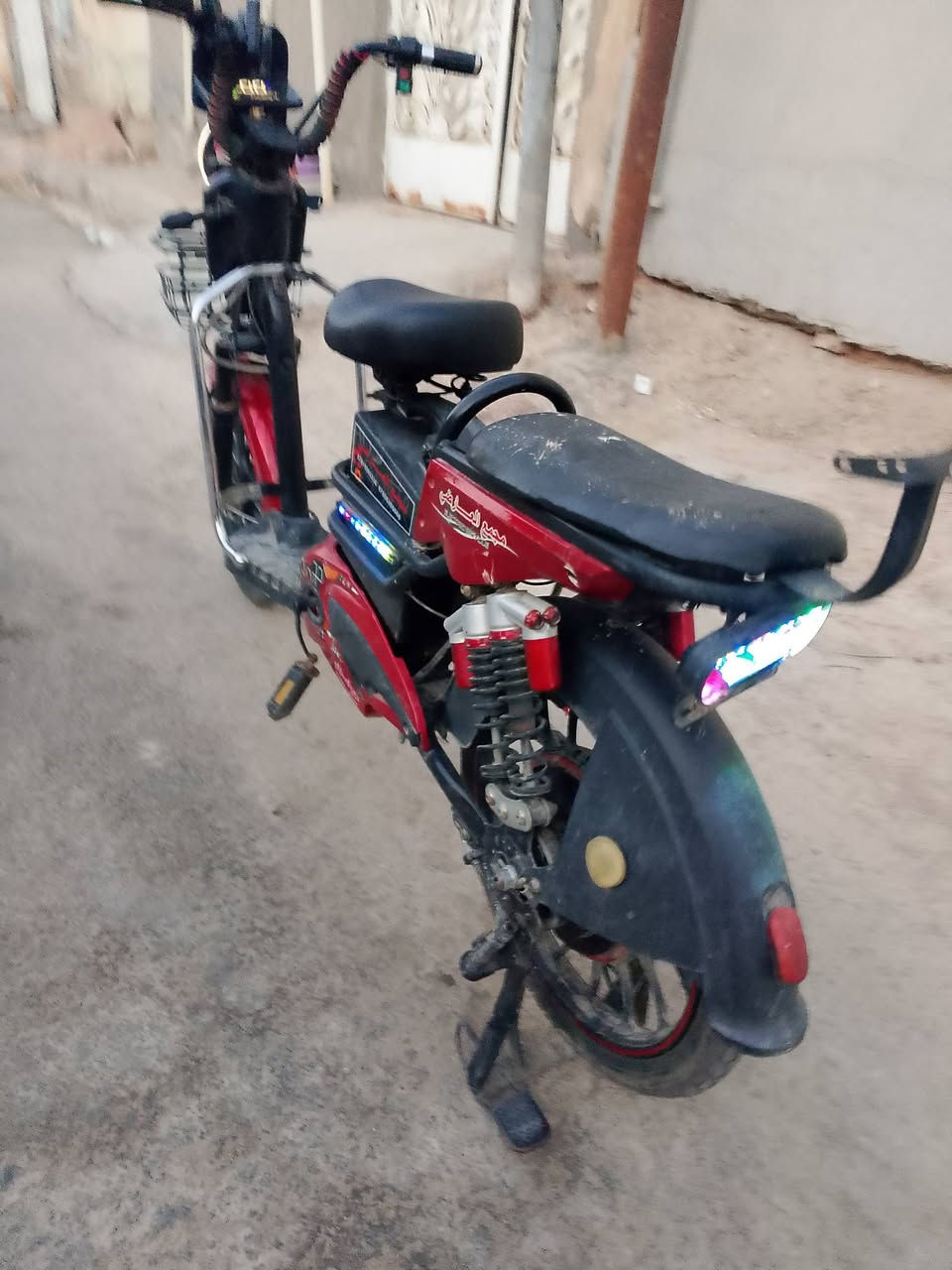 بايسكل شحن للبيع سعره 250وبيه مجال بطاريته جديده عوزه بس گفرات لمكان قضاه لمشخاب لتواصل ***********
