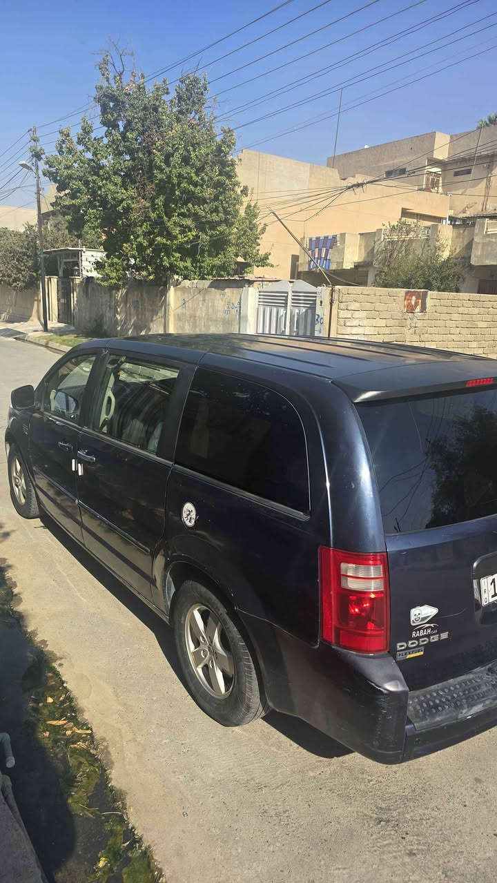 دوج كرفان ٢٠١٠ كير ومحرك شرط
بيها سقف وتكم وصفحة صبغ اثر ايام التحرير
البجم والدواخل شرط بدون اي طخة سيارة بأسمي رقم جديد وكوبون بانزين بيها عليها ادامة كاملة سيارة جاهزة تبريدها شغال ٣ قطع وكشنات بلع منفصل 
السعر 83 وبيها مجال بسيط جدا.
مكاني الموصل دوميز.
للتواصل الاتصال على الرقم *********** موصل, نينوى
