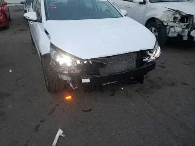 السلام عليكم النترا موديل 20 فول مواصفات لمتد 1/1 مكينه 2000 دوش كير cvt السيارة وارد امريكي بسمي هزه سنويه لل 27 يله تنتهي الحادث مرفق بالسونار ويه الصور مكان السيارة بغداد مدينة الصدر السعر $155 وبيها مجال للاستفسار الاتصال ***********
