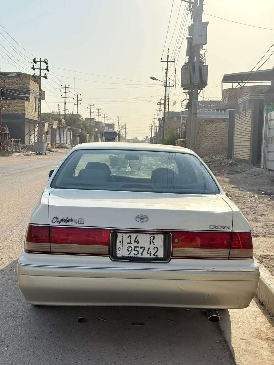 راس ثور بطه تويوتا كراون للون ابيضّ موديل 1996 سنويه 2031 محرك فيفتي 3000 مكفوله من الضربه والكصه والنقل الجثه والعيب الشرعي تبريد ثلج ماشاءالله وشاشه مسجل وتخم تاير حداد نعمه من الله وشرط تحويل ثاني رقم إنكليزي مكان السياره بصره قضاء القرنه رقم الهاتف ***********
