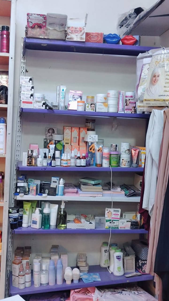 محل جاهز • كوزمتك كامل • ايجار رخيص