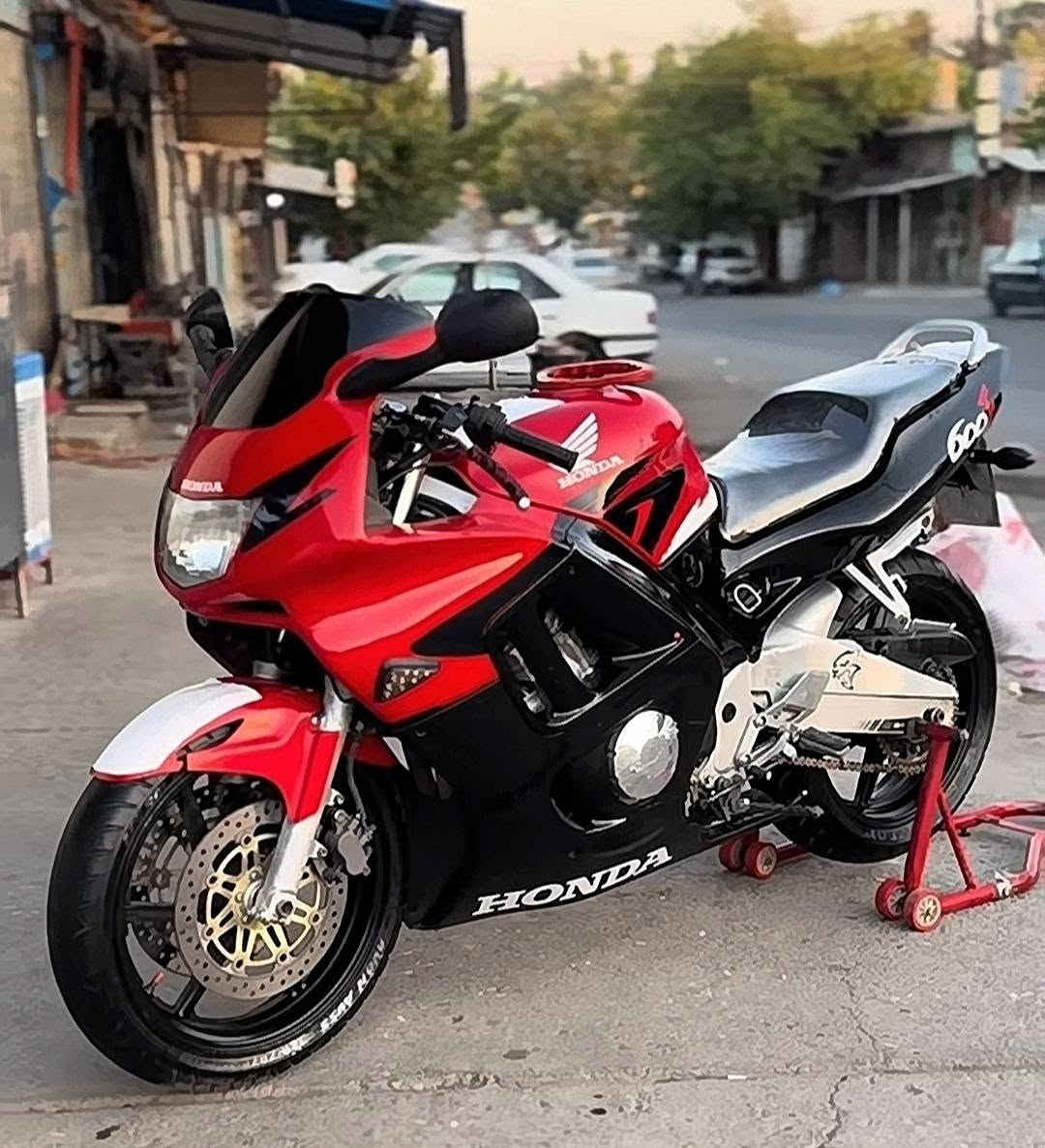 بەدح 2000 600f3 بۆ فرۆشتن
بەدح 2000 600f3 بۆ
سێرفس كراوه و مه‌نه‌فێست بیلادی له‌گه‌ڵه
به‌نزین له‌ سوپه‌ر یان محه‌سه‌ن خوارتری تێ نه‌كراوه
بەدح بێ كێشه‌یه‌ و مه‌كینه‌ كه‌پسه‌
داوای 19 و نيو و معامه‌له‌یه‌كی برایانه ده‌كه‌م
واتس ئاپ *********** یانیش لە مەسنجەر نامە بنێرن
