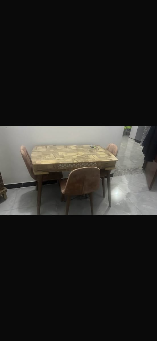 من رخصه الادمن
مرجوحه اريدها 120 سعرها قفل
والميز وياه 3 كراسي سعره 75 وبي مجال

