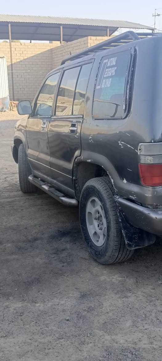 السلام عليكم فرونتري ازوزه للبيع موديل 92 كير مكينه بطه بالشرط سعرها 26 وبيها مجال بسيط للاتصال 
***********

