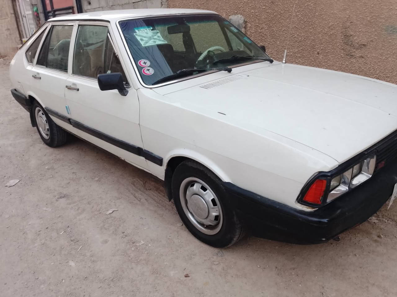 بيع أو مراوس
برازيلي موديل 1988 رقم بغداد انكليزي باسمي 
 لغاية 2031.نص جاملغ الأمامي صبغ والباقي مكفول محرك بلادي كير 5 نمر..تبريد صار عندي ليك براديتر التبريد..
السعر 30... بغداد الرصافه ***********واتساب
