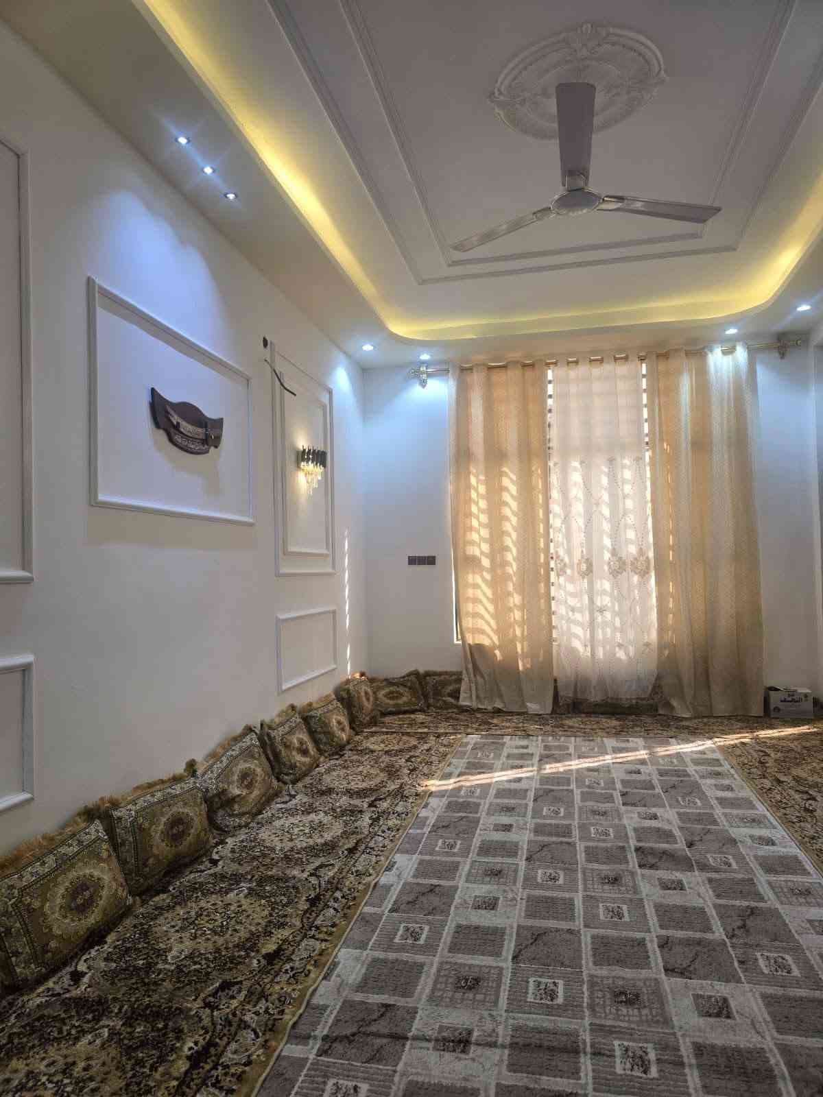 🏡دار للبيع🏡
المساحة: 150  متر طابقين

#بسعره مناسب 
 
✅ #طابو_زراعي_سند_25_أقرار_محكمه

#الموقع: النجف شارع الصب مقابل  قرية الغدير يبعد عن الشارع العام ١٠٠ متر فقط 

 

#مواصفات البناء:   غرفت نوم 4 / وصاله/  ومطبخ/ واستقبال /  صحيات داخليه وخارجيه 

بناء مرتب (أساس + سقف كونكريت + طابوك)
أرضية بورسلين أبو الـ 60

#الخدمات 
ماء كهرباء مدارس سوق  مولد تبليط بعرض 15 متر 

#للاستفسار والاتصال:
***********
