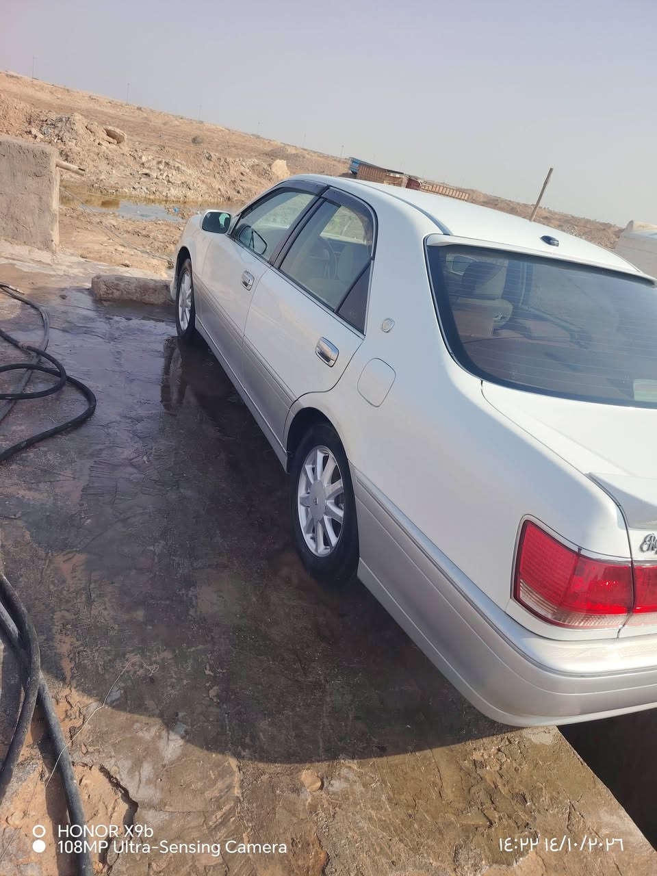 ملكه • ٢٠٠١ • نجف بسمي