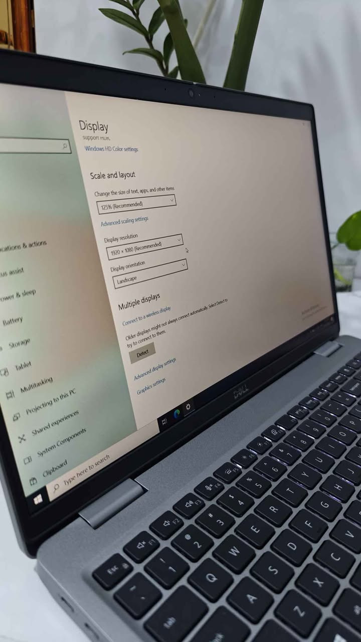 Dell Latitude 5521 💻

* المعالج: Intel Core i7-11850H (جيل حادي عشر فئة H القوية جداً للأداء العالي، بسرعة تصل إلى 2.50GHz وتتجاوز ذلك مع الـ Turbo)
* الذاكرة العشوائية (RAM): سعة 16GB من نوع DDR4 (تعدد مهام فائق وسلاسة تامة بين البرامج الثقيلة)
* الهارد (التخزين): 256GB NVMe SSD (إقلاع للجهاز في ثوانٍ وسرعة نقل بيانات فائقة)
* الشاشة: مقاس 15.6 بوصة بدقة FHD مريحة للعين وممتازة للعمل الطويل

✨ حالة الجهاز: مستخدم بدون شاحن
📞 للتواصل: ***********

السعر : 550،000 بدون شاحن

https://t.me/epic_store2 بغداد, العراق

نص مكتوب في الصور:
- About Your PC is monitored and protected. See details in Windows Security Installed RAM 16.0 GB Speed: 3200 MHz Processor 11th Gen Intel(R) Core(TM) i7-11850H @ 2.50GHz 2.50 GHz Graphics Card 128 MB Intel(R) UHD Graphics Storage 238 GB 238 GB of 238 GB SSD Rename this PC Copy DESKTOP-2924PIG Latitude 5521 Device Specifications Device Name DESKTOP-2924PIG Processor 11th Gen Intel(R) Core(TM) i7-11850H @ 2.50GHz 2.50 GHz Installed RAM 16.0 GB (15.7 GB usable) Graphics Card Intel(R) UHD Graphics (128 MB) Storage 238 GB SSD SK hynix BC511 HFM256GD1TN1-82A0A Device ID 05883DAE-F6AE-47E4-A539-FC35DEFE730 Product ID 00436-50000-00000-AAOEM System Type 64-bit operating system, x64-based processor Pen and touch No pen or touch input is available for this display Type here to search