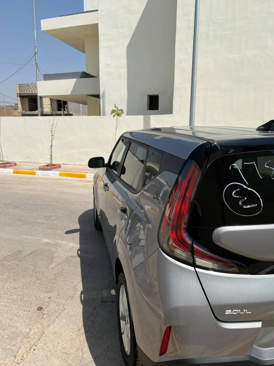 السلام عليكم كيا صول 2025 ماشيه 3 الف مكينه  2000 دوش مواصفات LX بدون رقم حادثه جاملغ مبدل وربع بنيد صبغ  ايرباك ستيرن وصور الحادث مرفقه بالمنشور مكان السياره الحله السعر 142 وبيه مجال بسيط للاستفسار 
واتساب ***********
او ‭*********** بغداد, العراق
