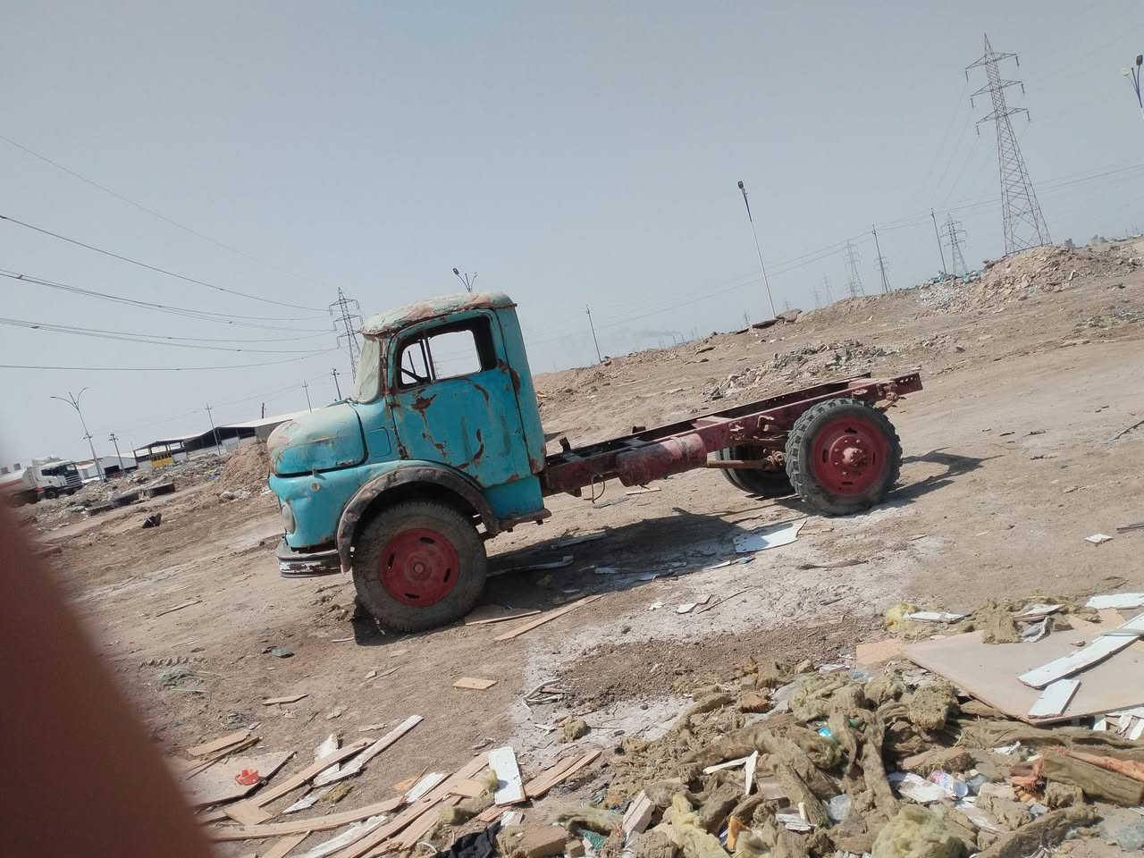 اللبيع حصنيه ادوت ادوات محرك وكير جداد وبرك هاو سعر مليون ٣ونص وبيهاه مجل معه بدي***********

نص مكتوب في الصور:
- HONOR X9d
