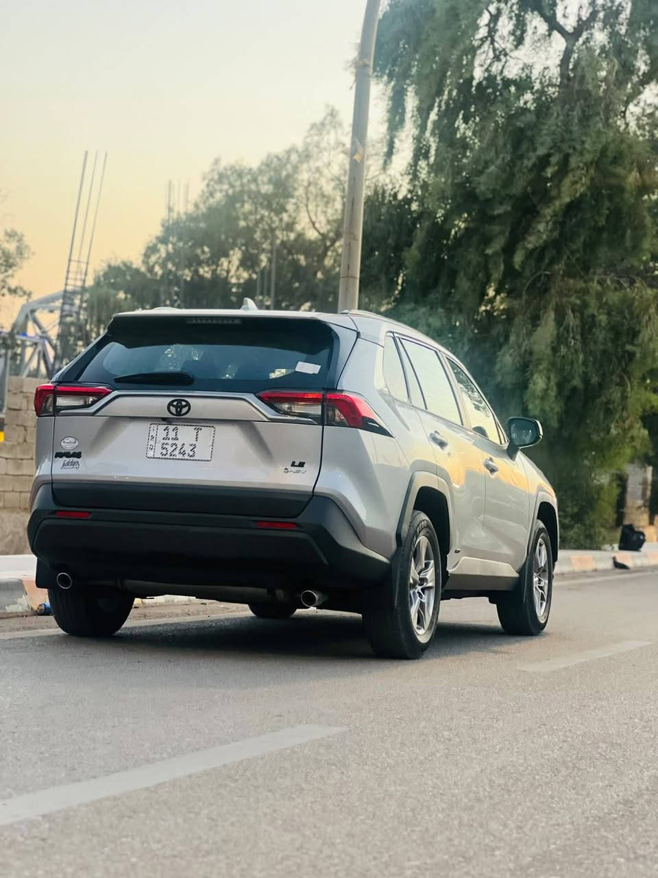 السلام عليكم
_ راف فور  RAV4  2025 LE 
_ مكينة 2500 هايبرد
_ ماشية 3000 ميل ( يعني زيرو )
_ مواصفات  LE معروفة
_ ضرر جامرلوغ وبونيد فقط بدون دواخل 
_ بدون شواصي
_ ايرباك فقط دركة + بردة
_ رقم بغداد ب اسمي 
_ مكان السيارة ديالى _ بعقوبة 
_ السعر ٢١٢ وبيها مجال 
_ ***********
