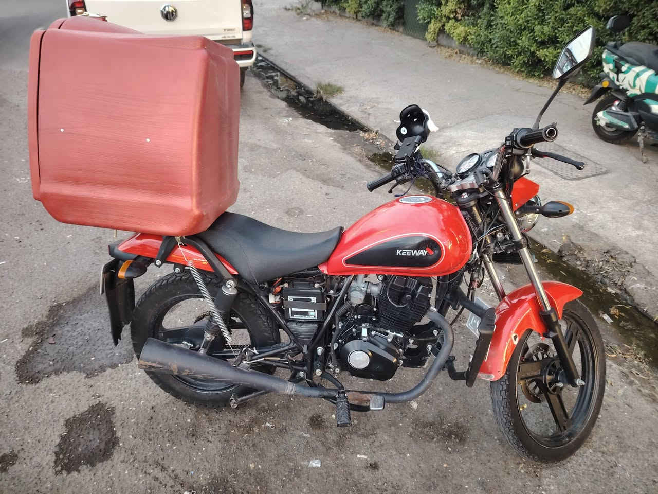 للبيع سعر 1900 وبيه مجال بصيط كي واي موديل 25 رقم اربيل انكليزي شرط التحويل نضافه فول صندوك هديه ***********
