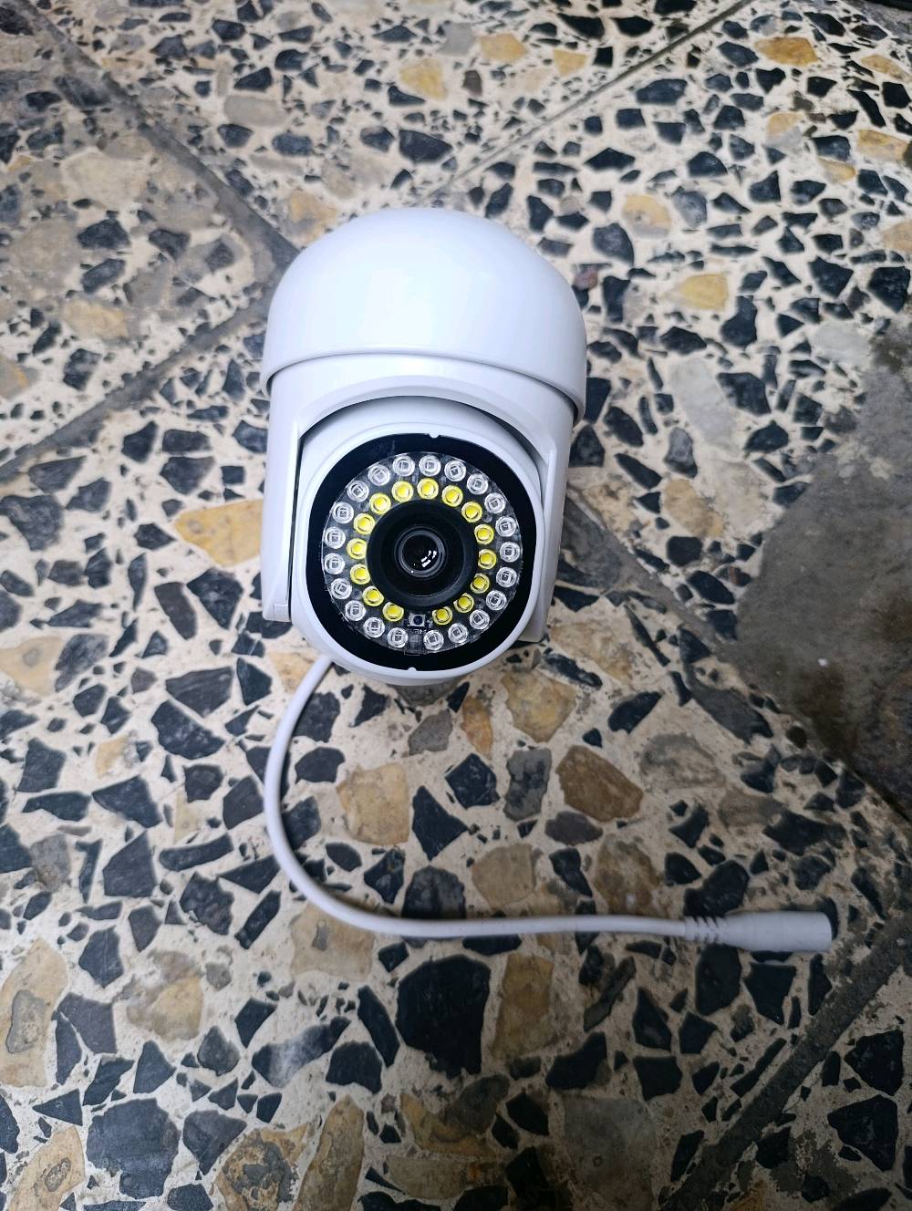السلام عليكم عندي هاي كامره دوراه 360 درجة شغال كامل هو وغراضه سعر 10 نهايته عنواني مدينه الصدر
