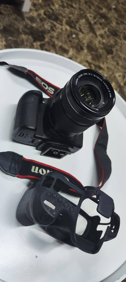 كاميرا كانون 70d
للبيع🚩
السعر ٥٥٠الف قابل للتفاوض البسيط💯
ملحقات شاحنة+ كفر+ عدسة
النظافة ١٠٠%
للتواصل ***********
