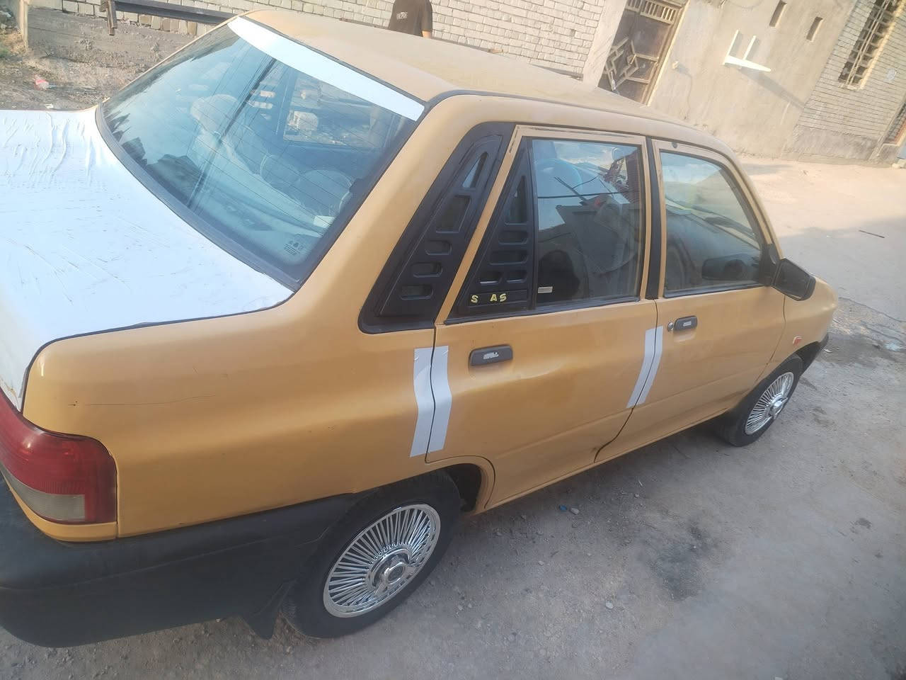 سياره للبيع جاهزه من كل شيء المكان كربلاء موديل 12 السعر 26 ورقه مصفره هيئه وغرامات شراي يتصل على هذا الرقم ***********
