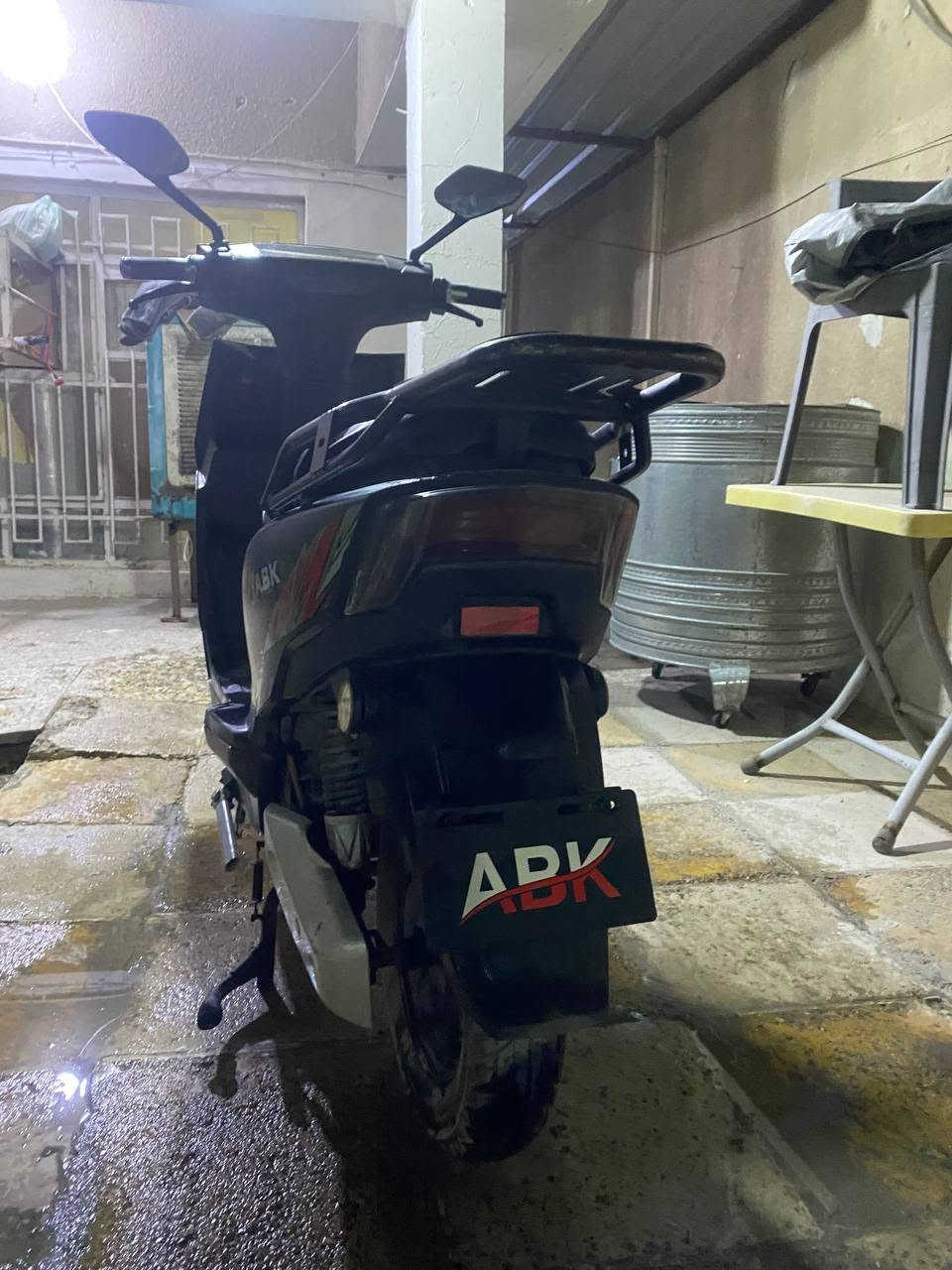 دراجه شحن 2025 
بطاريات جديده  مال شركة عدد 6 كبيره 
السرعه الحقيقه 85
سويج+بصمه +كارت
السعر 600
المكان الأعظمية سبع ابكار 
للاتصال ***********
