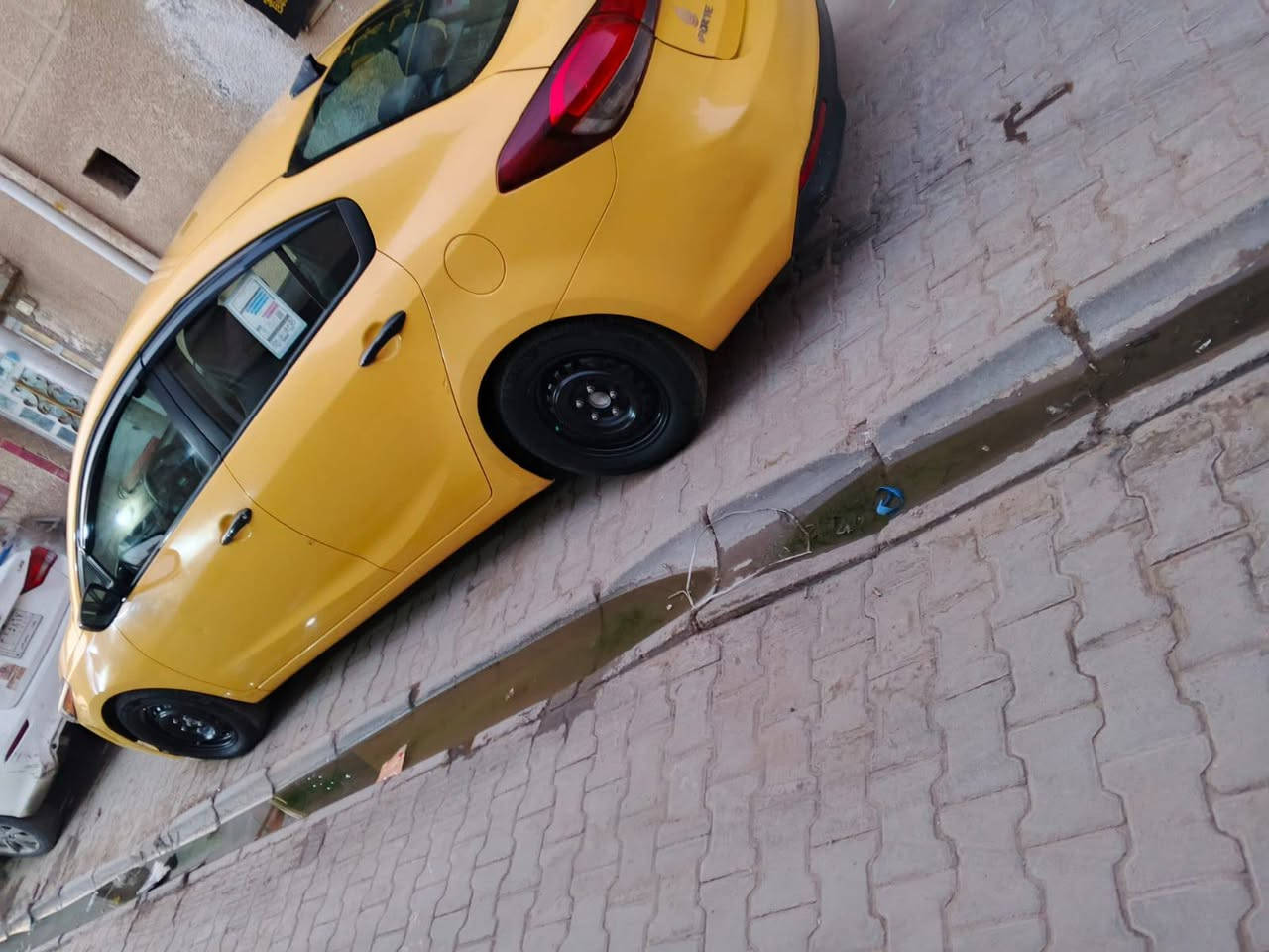 كيه فورتي 2018وارد امريكي صور الحادث بالمنشور السياره جديده جداً او جاهزه من كلشي مكينه 2000دوش  كير at رقم بغداد دولي بسمي السعر 105او بيها مجال العنوان بغداد الجديدة رقم الهاتف***********
