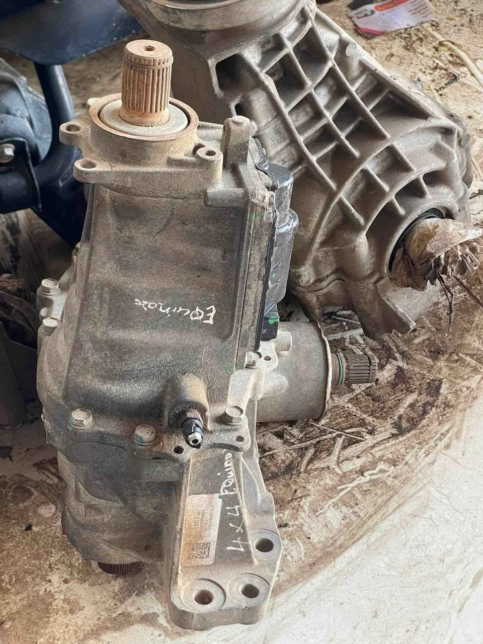 السلام عليكم وصول قطع غيار امريكجارجر اوباما جيب تيران حداديه قطع غيار دوس شنو تحتاج دزلي صورته العنوان البصره حمدان وتوجد ورشه صيانه دوريه وفحص العطال بلجهاز وتنضيف البخاخات  الاتصال ***********

