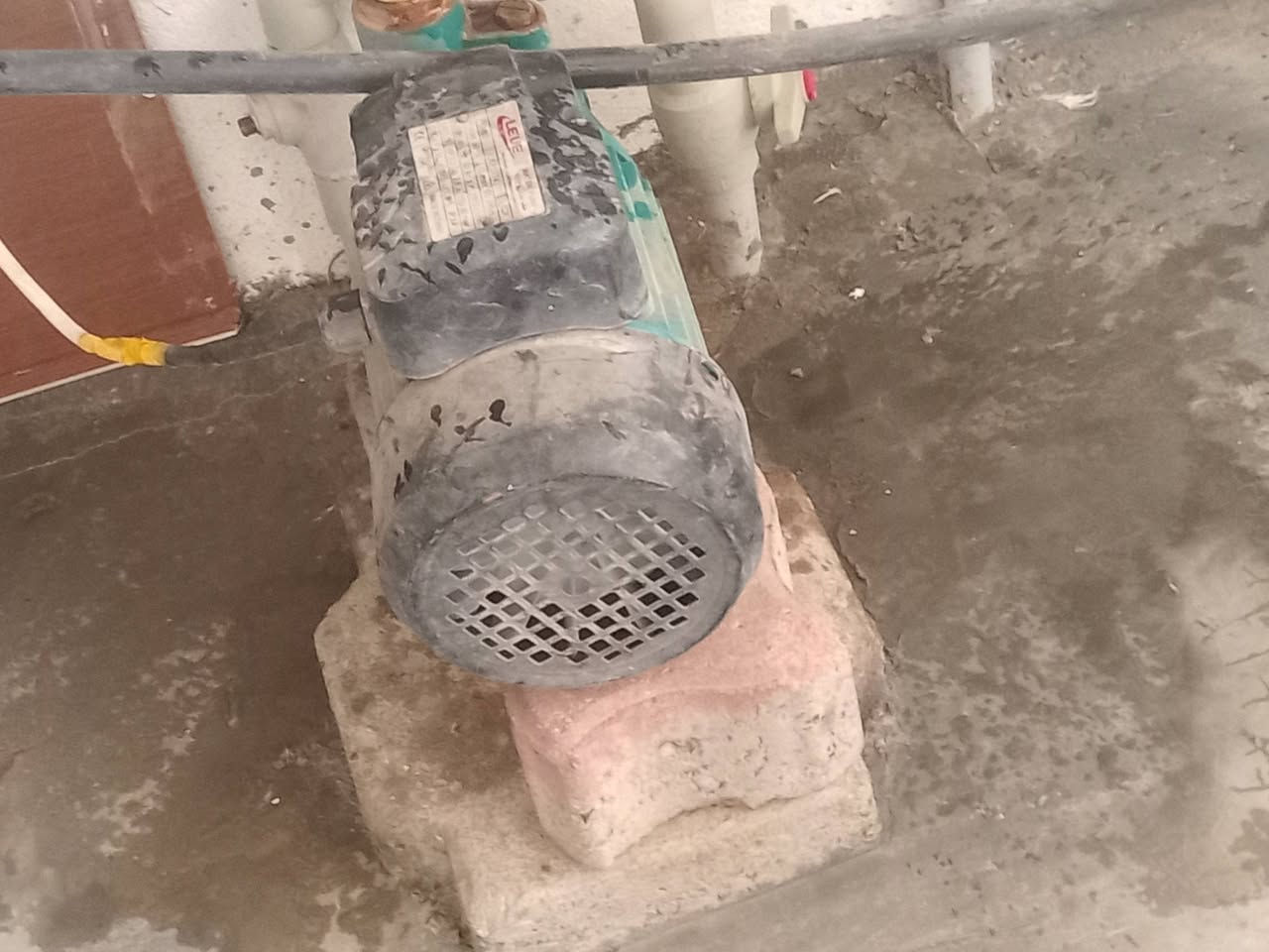 عندي اغراض مستعمله للبيع رقم مربايل ***********
