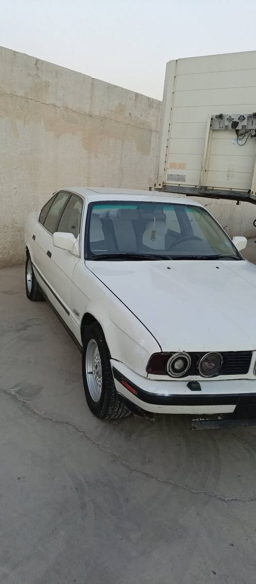 للبيع بي ام موديل 1991 سنويه منتهي من 2025 تايرات جديد تبريد شغال محرك بشرط 525 فل گير اوتوماتيك صبغ بلادي سعر 45 بيه مجال عنوان طوز خورماتو رقم *********** طوز, صلاح الدين
