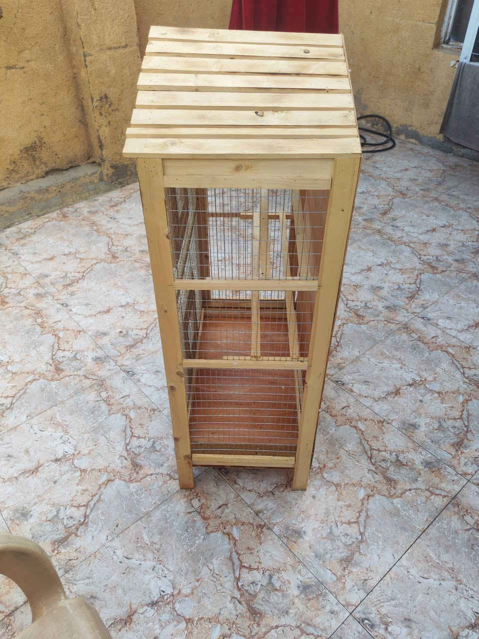 قفص للبيع جديد جديد جسر ديالئ شارع حلاقين *********** طيور حب سعر) 60(الف
