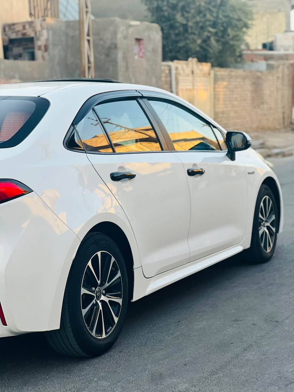 السلام عليكم
كورلا 2024   

الشكل الامريكي هايبرد   

سيارة كفاله عامه  عده بارد اصبعين ورصعات مال شارع بسيطات كلش وما مبينات 

رقم بغداد  تحويل مباشر 

سيارة جديدة بمعنى الكلمة 

محرك 1800 هايبرد HEV  

ماشية 26 الف  

السياره فول واحد على واحد 

شحن ذاتي 

بصمه + دخول ذكي 

هاندر بريك بصمه + اوتو هولد 

كشن كهربائي 

سلايت 

رادار امامي 

سياقه اليه 

تبريد قطعتين 

شاشه ابل كار بلي و اندرويد + كامره خلفيه 

مانع نزلاق + مود درايف +  ايكو مود 

كيجات شاشه دجتل 

مقاعد جلد  لون اسود

حساس لايت كامل اوتو عالي ناصي اوتو + حساس ظغط اطار 

تحكم سترين كامل فول 

لايت زينون + لد نهاري + اشاره لد 

اشاير مري  

وبعد بيها هواي مواصفات 

 مكاني السيارة بغداد

سعر 149 وبيها مجال 

للاستفسار ***********

فقط بيع بدون مراوس مكلف بنشر

