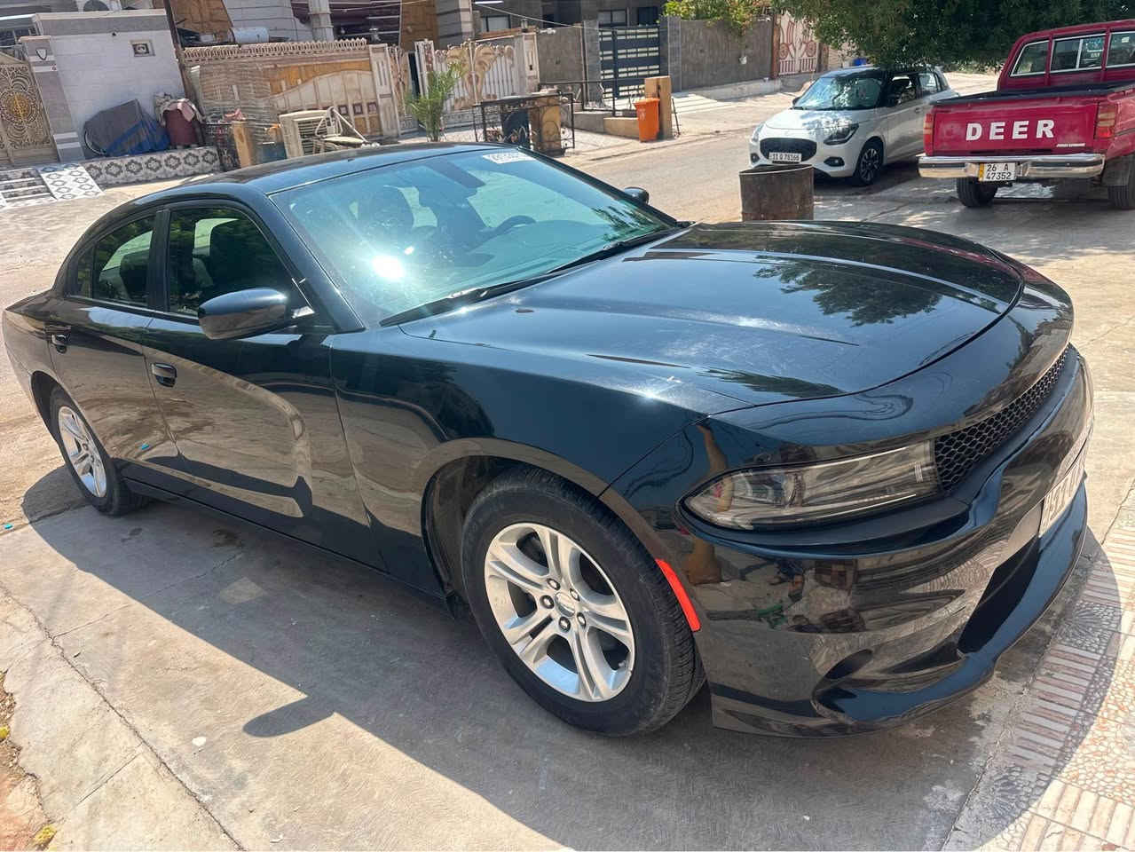 بسم الله الرحمن الرحيم 

  
للبيع نقداً فقط بدون اقساط 

Dodge Charger       SXT         2022 
دوج چارجر       SXT       ٢٠٢٢ 

محرك : V6      3.6 L 

ناقل الحركة : اوتوماتيك 8 سرعات

نظام الدفع : خلفي RWD 

بصمة دخول وتشغيل عن بعد ودخول ذكي بدون مفتاح 

شاشة 7 انج تدعم نظام(آبل كار بلاي) و (اندرويد اوتو) 

المنافذ : اربع منافذ ( USB ) 

كاميرا خلفية ونظام المساعدة على الركن الخلفي وحساسات خلفية 

التحكم بالثبات : نظام التحكم الإلكتروني بالاستقرار (ESC) ومانع انزلاق 

بريك : بريكات مانع للانغلاق (ABS) على الاربع تايرات 

الممشى : 50,000 mi ( قابل للزيادة ) 

وارد امريكي حادث قطعة وحده (الجاملغ الايسر) وحافة البنيد السيارة بدون ايرباگ ونظيفة جداً ما تحتاج مصرف دينار واحد 

الموقع : صلاح الدين ، قضاء بلد 

السعر : 21,500 دولار وبيها مجال بسيط 

الرقم : *********** سامراء, صلاح الدين
