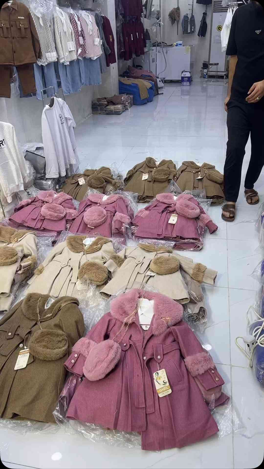 ملابس أطفال