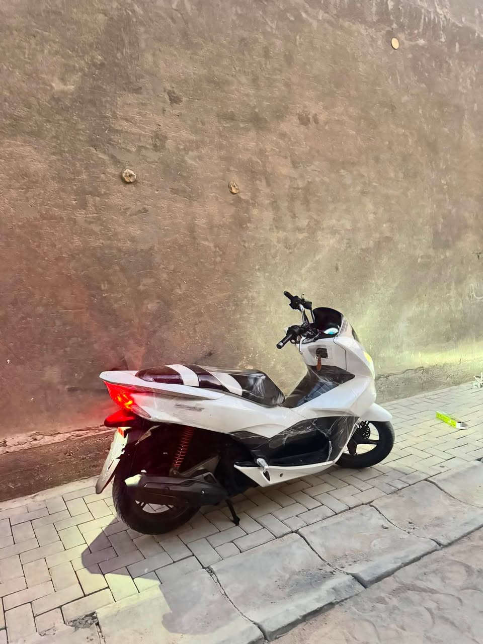 Pcx 2الجيل ال
الدراجة خير من الله 

مكينه مكفوله كهربائيات كله جاهز 

دهن جديد دهن اكسل جديد فيت بم أبلك كله جديد

الدراجة ما ناقصها شي ع الوضع البلادي 

منفيس او مكاتبه اصوليات

المكان بغداد حي أور 

السعر مليون او 500

للاستفسار ***********
