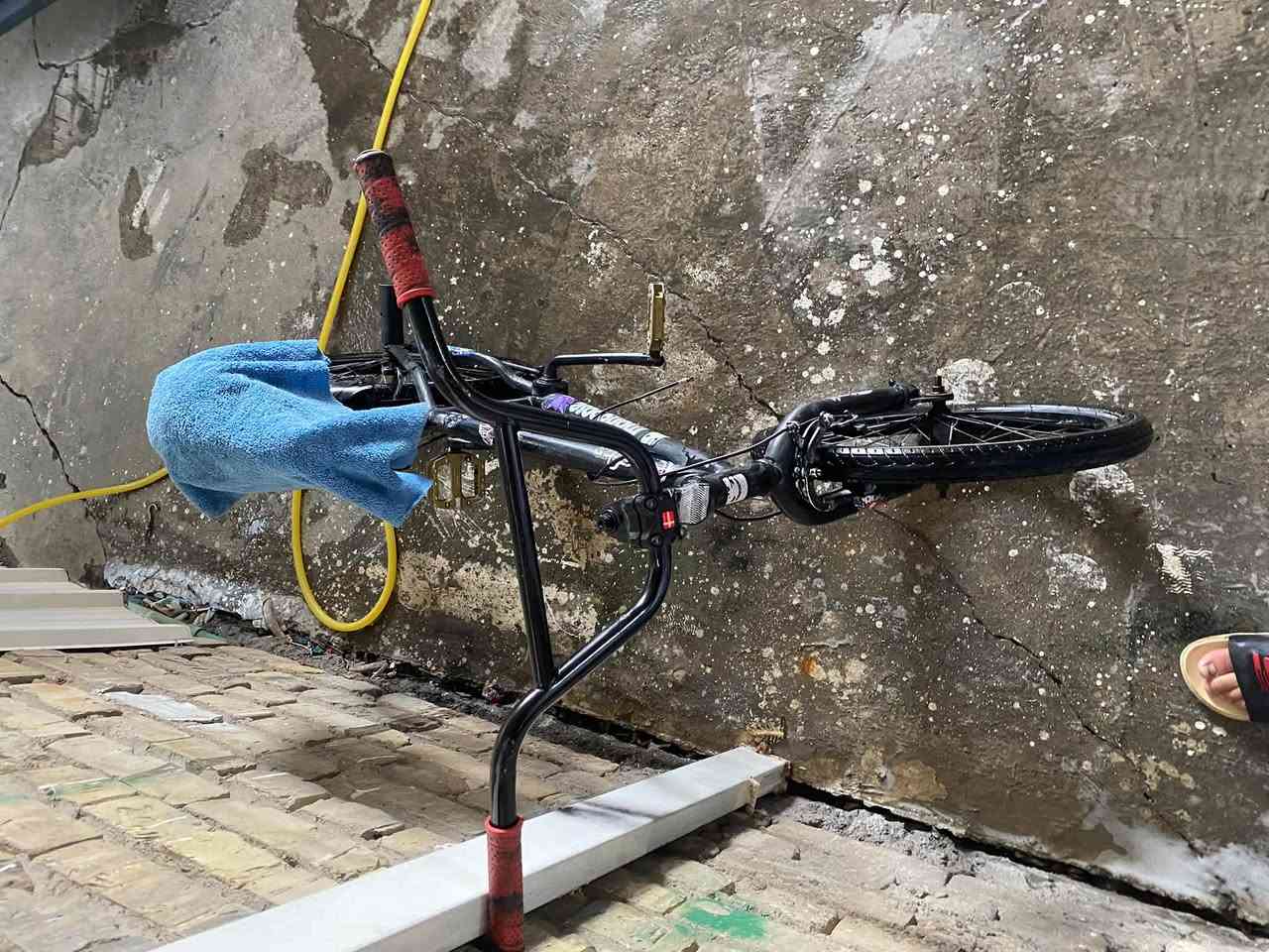 سلام عليكم بايسكل bmx موديل 2020 حجم20 سعر 75 فقل مكان بغداد دوره رقم ***********
