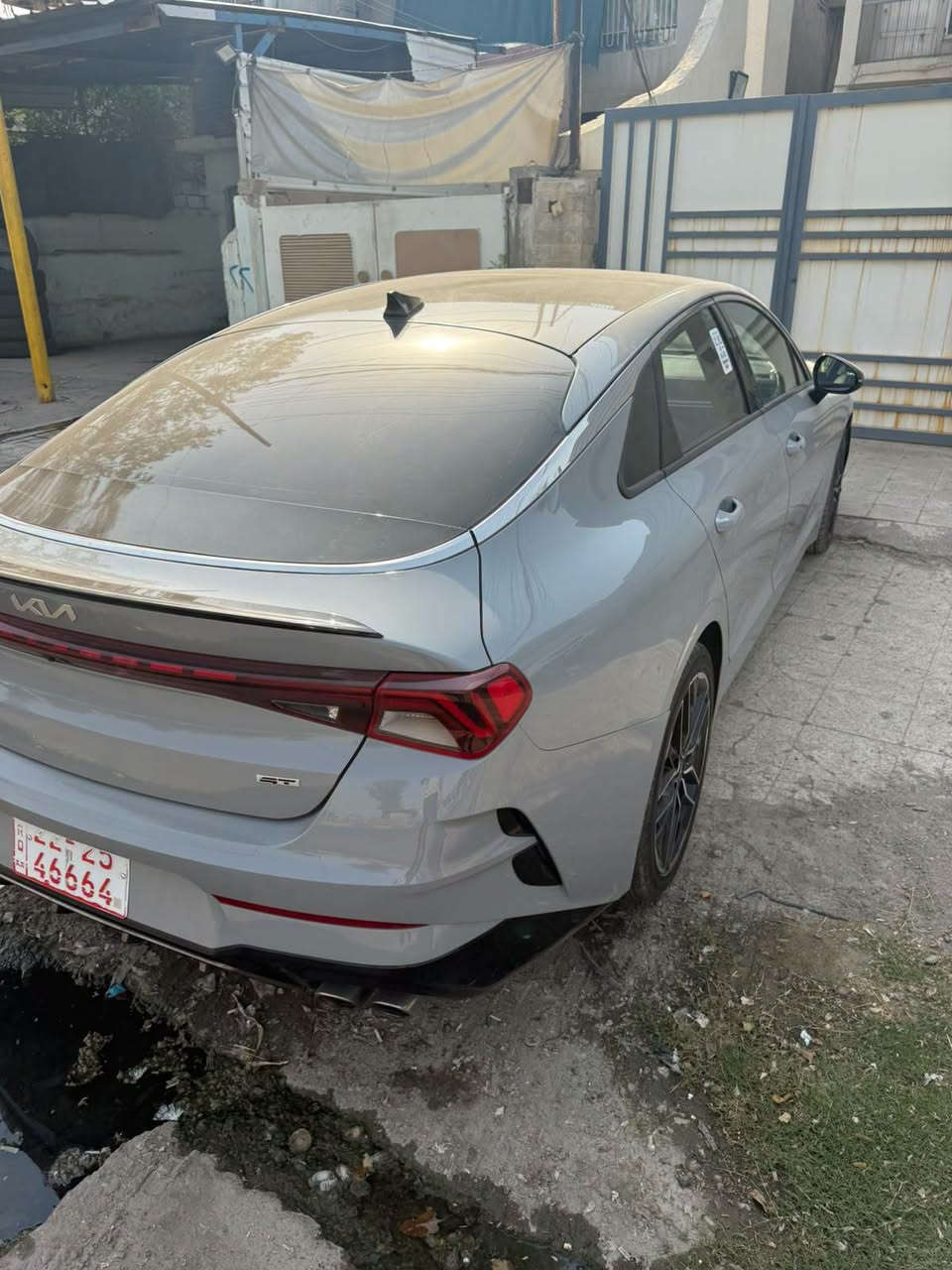 كيا K5 فئة GT موديل 2023
‏
محرك 2500 تيربو (2500T)
ماشية 88 ألف كم
داخل جلد مشمشي
السيارة حيل نظيفة، مرتبة، وجاهزة من كلشي وما محتاجة أي مصرف
سيارة مرقمة كامل 
‏
الضرر والحالة:
السيارة كلين، بيها رصعة بالبوند (البنيد) وإصبعتين بارد بالباب فقط
إيرباك الستيرن مرجع سستم بلاد
كير + محرك + تبريد كلها كفالة وشرط الفحص
تبريد ثلج
‏
🔴 السعر 💵 علق يوصلك السعر مباشرة 📮
‏
للاستفسار
***********
‏
#سيارات #العراق #كيا #K5 #GT #KiaK5
