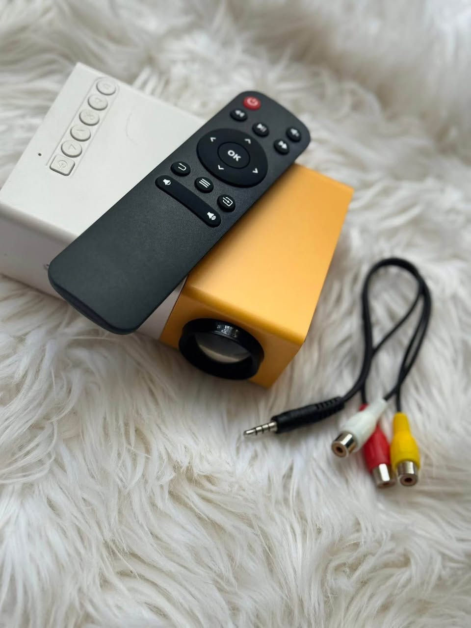 ئەم داتاشۆ ناوازە بۆ فرۆشتن
بەم مینی پڕۆجێکتەرە (Mini LED Projector) دەتوانیت لە هەر شوێنێک بیت سەیری فیلم، زنجیرە و یارییە دڵخوازەکانت بکەیت لەسەر شاشەیەکی گەورە.
✨ تایبەتمەندییەکان:
 📦 قەبارەی بچووک و سووک (بۆ گواستنەوەی ئاسان لە ناوماڵ یان گەشت).

 🔋 کارکردن بە سیستەمی LED کە تەمەنێکی درێژ بە گڵۆپەکە دەبەخشێت.

 🎮 پشتگیری بەستنەوە بە لاپتۆپ، پلەیستەیشن، فلاش، و ئامێری جیاواز دەکات.

 🕹️ هاوڕێ لەگەڵ ڕیمۆت کۆنتڕۆڵ و کێبڵی پێویست بۆ بەستنەوە.

شوێنی HDMI و VGA و USB و MEMORY CARD و AUXی هەیە

تێبینی / موبایلی لێ کۆنێکت ناکرێت

نرخ تەنها : ٢٠ هەزار دینار و گەیاندن بێ بەرامبەر
​📥 بۆ داواکردن و کڕین، نامە بنێرن بۆ وەتسئەپ یان سەردانی دووکان بکەن ، گەیاندنیش بۆ هەموو شارەکان بەردەستە.
تەنها یەک دانە بەردەستە 
ژمارەی تەلەفون + وەتسئەپ:
***********
ناونیشان:هەڵەبجەی شەهید پشت قوتابخانەی بورهان حلبجة, السليمانية
