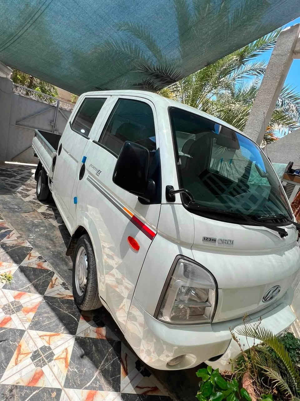 السلام عليكم للبيع كيا بورتر موديل 2007
گصه جديده كلها شغاله تبريد ثلج تايرات جدد محرك جديد 
السعر 60 وبيها مجال 
للاستفسار ***********
