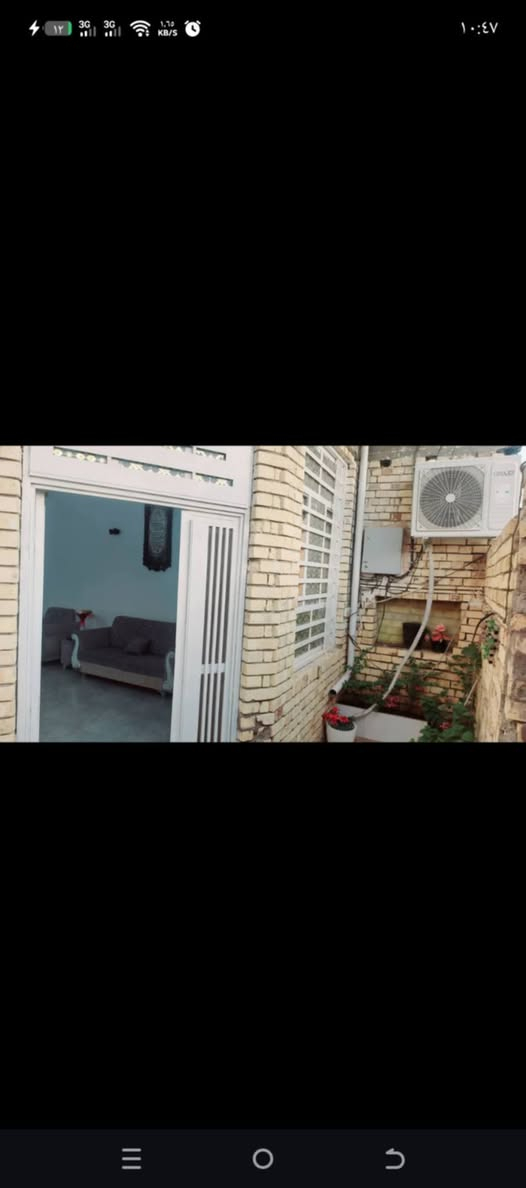 بيت للبيع مساحة ١٤٥ غرفتين وصاله ومطبخ اوديوانيه اوصحيات خارجيه البناء طابوك صب كونكريت شغل درجة اوله شرط المكان حي الضباط منطقة علي الحامي للإستفسار ***********
