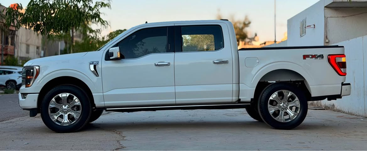 للاستفسار ***********
اليريد تكمله الصور يجي عل واتس 
السلام عليكم ( للبيع او مراوس  )
ford f150 platinum 
فورد F150  موديل 2023 بلاتنيوم 1/1 اعلى فئة فووووول 
رقم اربيل باسم شركة تحويل ثاني يوم او وكاله حاضر اني
الضرر ✅✅
بدي قصير المرغوب ✅✅
((((تخريب بجم مكفول ))) 
ماشية 28 الف ميل
ملاحضة السيارة بلاتنيوم اعلى مواصفات ال f150
المواصفات 1/1
بانوراما فتحة سقف 
5 كامرات 360 درجة
رادار امامي + جوانب + خلفي
بصمة ابواب + تشغيل + صندوق
كشنات جلد + كهرباء + ميموري خزن
كشنات تدفئة + تبريد ستيرن تدفئة
لايتات زينون دواره ويه فرة الستيرن
كير قلاب 10 نمر 
شاشة دجتال
حساسات امامي خلفي
ويل بلاتنيوم حجم 20 بلادي
فور ويل + مخارج كهرباء داخل وخارج
محرك 6/3.5T توين توربو 
نضام تحديد المسار
السيارة جديدة جدا واحلى من الصور واي نقص مابيها من كل النواحي وماشيه قليل مشي امريكا
ارضيات الشركة غراض الشركة موجودات كاملة 
مكاني بغداد شارع فلسطين
اي استفسار هذا رقمي
*********** بغداد, العراق
