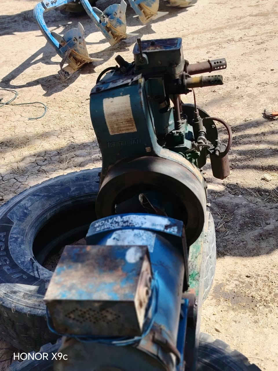 مولده للبيع محرك هندر 10 حصان  وراس توليد 7.5kw شرط ملف نحاس 100٪المحرك جفته تجفيت كامل واشتغل شهر وانترك اخوكم وخادمكم ابو امير اتصال ***********
***********🌏 @إشارة
