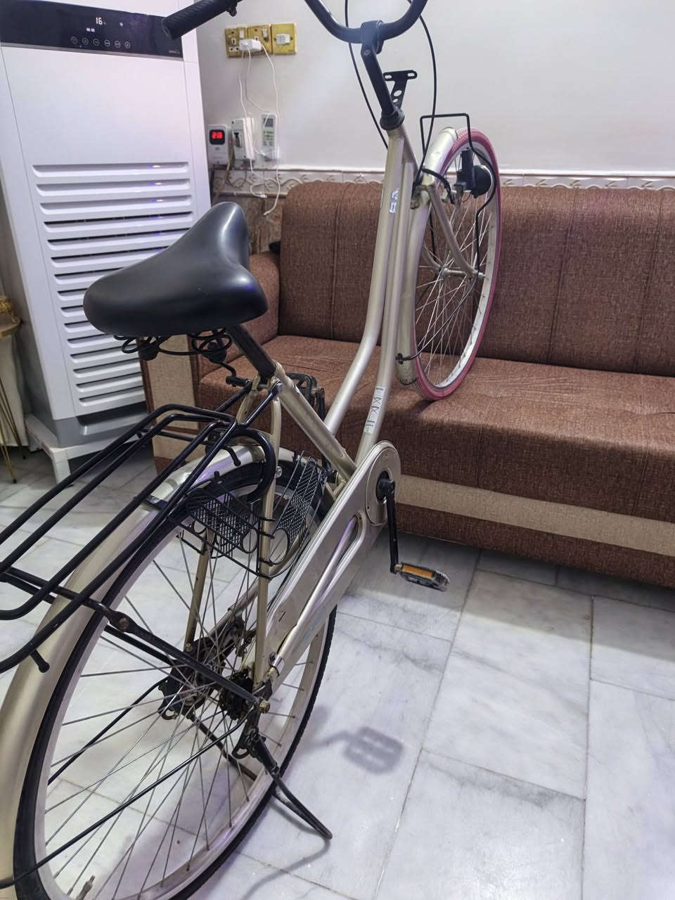 السلام عليكم باسكل البيع نضيف حيل حاويه سعره 95 مديل 2020 شراي بي خير ويدلل مكان شطره رقمي، ***********
