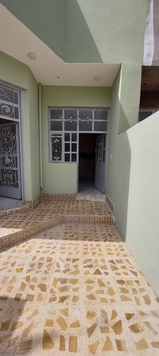 تحياتي إلى مدير الكروب 
بيت للبيع اوامراوس   المساحة ١٢٥متر قاطين طابو زراعي سند ٢٥ 
الموقع /المفرق /قاطع خليل الصالح بالقرب من جامع حاج نعمة في شارع ابو مقداد :

السعرررررررر(٩٣)وبي مجال 
الأكثر تفاصيل تفضل خاص
او الاتصال على الرقم (***********)

