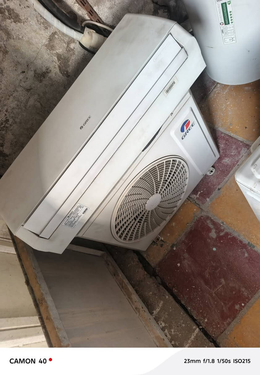 السلام عليكم سبالت البيع نضاف كلش واحد طن سعر ب190الواحد نضيفات كملات مابيهن خلل جيب وشد شراي يتصل ***********المكان بغداد معامل
