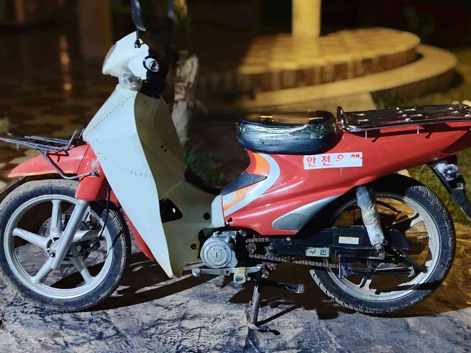 السلام عليكم ورحمه الله وبركاته موطور سلفيز للبيع موديل 15دبل دسك موطور نضيف حاويه كفراته كلها بلادي حتى الدرع كهربائيات كلها شغاله كيلو متر شغال للاستفسار الاتصال على الرقم ***********
