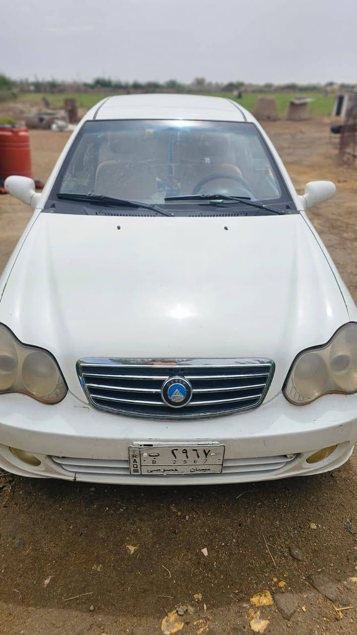جيلي موديل 12ستلام موضفين اني ثاني واحد مستخدمها سياره نضيفه بمعنا الكلمه
1..مكينه 1600بلاد ما مفتوحه ابد 
2..كير كفاله ترياك وين متريد 
3..كشرتها تخبل لا ضربه ولا صبغ ولا خياس 
4..سياره بسمي تحويل ثاني يوم رقمها ميسان العماره
5..سياره على وضعها لبلاد 
السعر 30وبيها مجال لناس لطيبه 
المكان ميسان العماره رقمي ***********
اثير ***********
