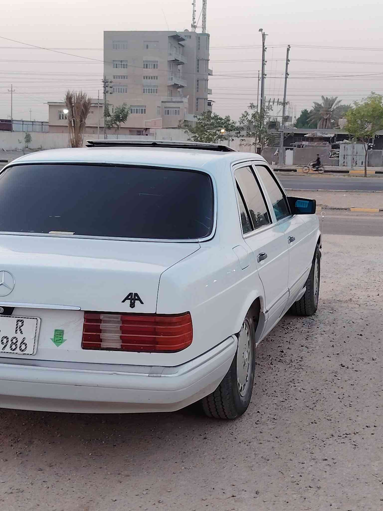 السلام عليكم مرسيدس للبيع موديل 87 محرك وكير بلادي كشنات بلادي فتحه شغاله رقم بغداد باسمي مكانها كربلاء اعطيشي رقم الهاتف***********
