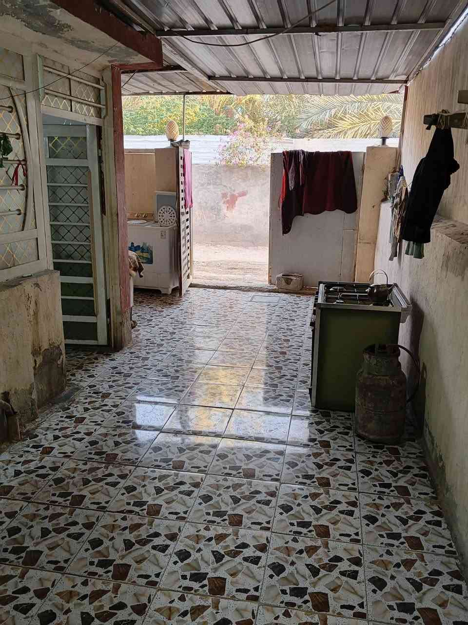 دار للبيع المساحه 125متر طابق واحد بناء نضيف 

حله ابو خستاوي طريق ياحسين قرب اسواق طريق الجنه 

خدمات كامله موقع حلوووو بناء نضيف قريب علا شارع كربلاء 

اصلاح زراعي مشمول بل تطويب ستمارة تمليك كامله خدمات كامله علا شارعين 

السعر 30 وبي مجال//***********

