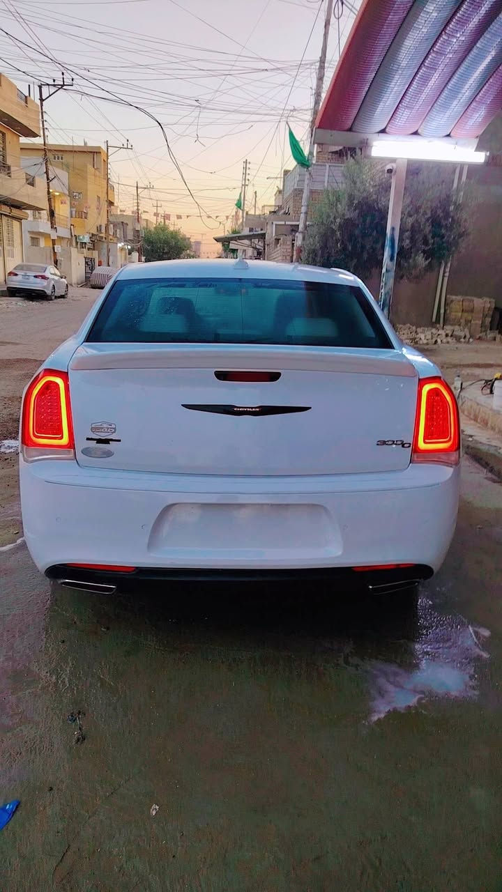 اسلام عليكم شباب اوباما ١٧ رقم دهوك بسمي بيه باب وجاملغ  وربع باب الخلف السايق سفحت السايق السارة خير من الله مال جناي من الدوام للبيت ماشية ١١٧ مكينه وكير وصدر جديد تبريد ثلج الداخل جلد بيجي تتفئه شاشه اندرويد تخم تاير تايلندي ويل ١٨ لايت زنون الاستفسار أكثر اتصل على الرقم *********** السعر ١٦٠ وبيه مجال بصيط
